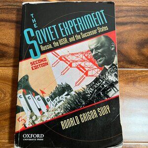The Soviet Experiment: Russia, the USSR, and the Successor States Paperback